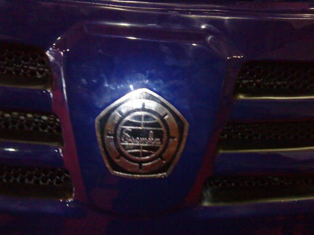 emblem mobil esemka model sedan