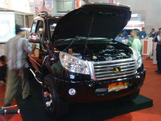 Mobil dobel kabin Digdaya, salah satu karya anak SMK Otomotif...keren bro..!!