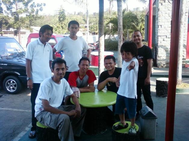 406045_321902167901469_553116117_n